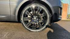 Land Rover Range Rover Sport 3.0 D300 HSE Dynamic Black 5dr Auto Diesel Estate